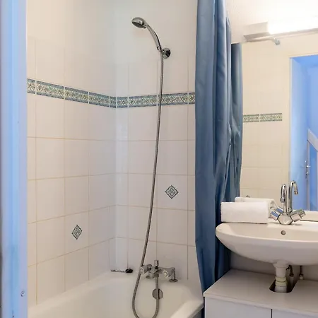 Maison - Centre Avec Piscine Дом отдыха *